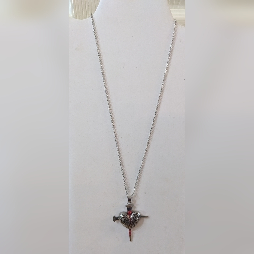 New heart nails red rhinestones necklace, T5B4A